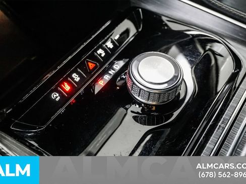 Used 2024 Jeep Wagoneer Series II w/ Flexible Seating Group image 39