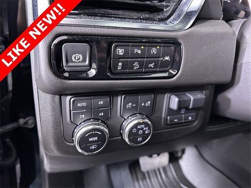 Used 2025 GMC Yukon Denali w/ Denali Reserve Package image 18