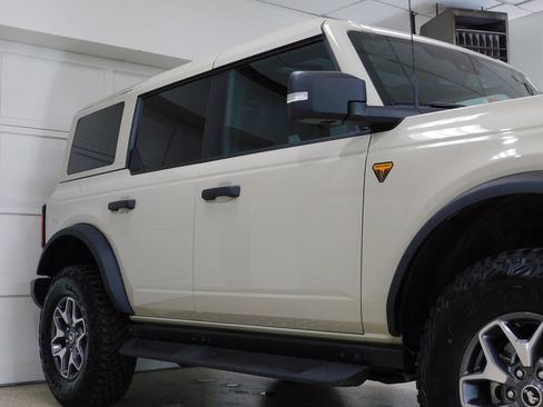 Used 2025 Ford Bronco Badlands AWD/4WD image 12