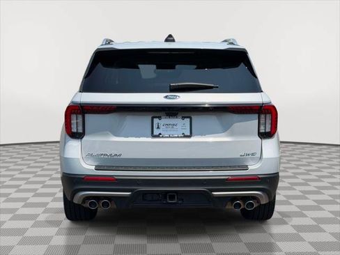 Used 2025 Ford Explorer Platinum w/ Ultimate Package AWD/4WD image 6