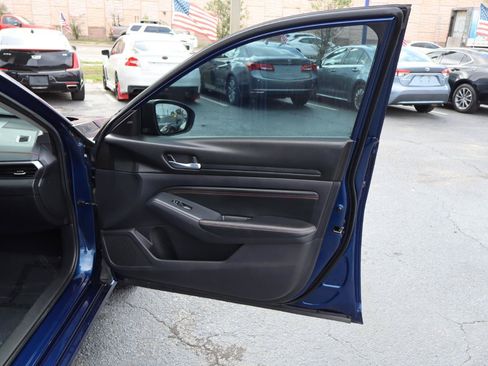 Used 2020 Nissan Altima 2.5 SR FWD image 12