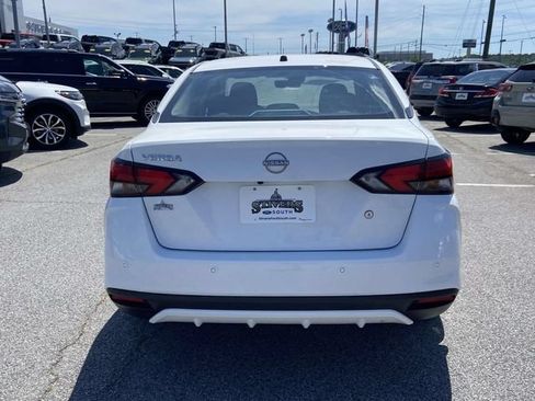 Used 2024 Nissan Versa S w/ Electronics Package FWD image 4