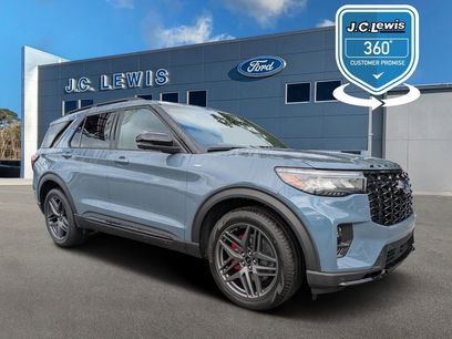 New 2025 Ford Explorer ST-Line w/ Premium Package