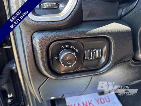 Used 2019 RAM 2500 Laramie w/ Black Appearance Package AWD/4WD image 25