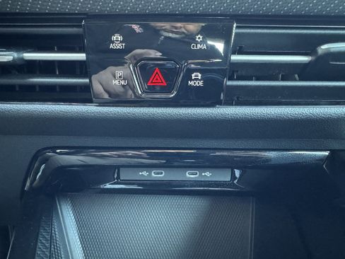 Used 2024 Volkswagen Golf R AWD/4WD image 24