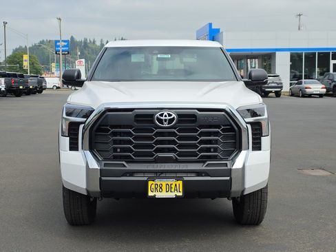New 2026 Toyota Tundra SR5 AWD/4WD image 3