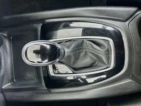 Used 2021 Nissan Rogue Sport SV FWD image 23