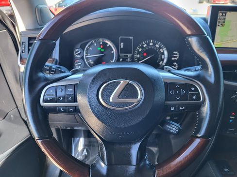 Used 2019 Lexus LX 570 4WD w/ Luxury Package image 9