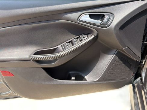 Used 2018 Ford Focus ST w/ Equipment Group 402A FWD image 14
