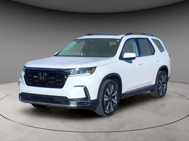 Used 2023 Honda Pilot Touring image 2