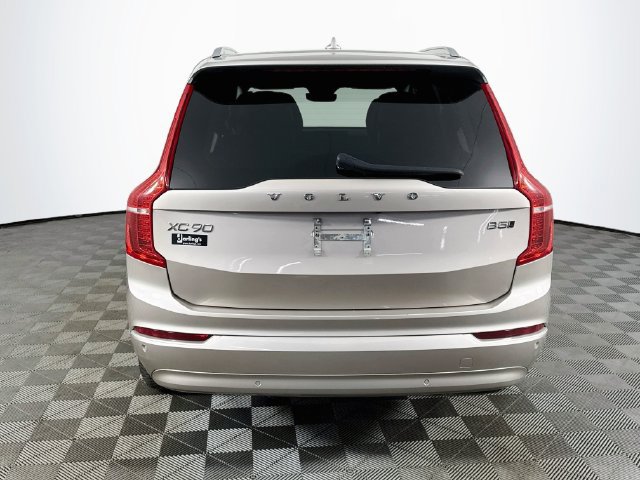 Used 2023 Volvo XC90 B5 Core AWD/4WD image 6