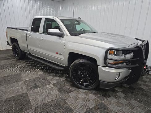 Used 2017 Chevrolet Silverado 1500 LT w/ Rally 2 Edition AWD/4WD image 7