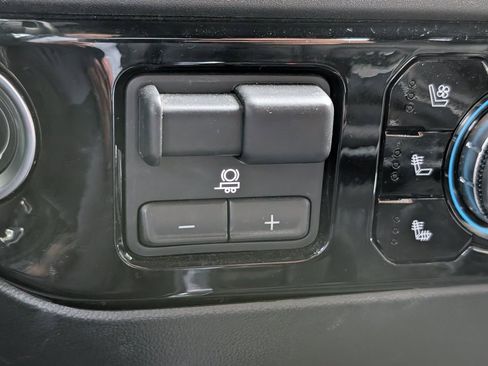 Used 2024 GMC Sierra 1500 SLT w/ SLT Premium Plus Package image 34