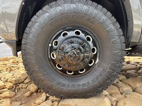 New 2026 RAM 3500 Limited AWD/4WD image 10