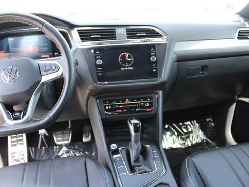 Used 2023 Volkswagen Tiguan SE R-Line FWD image 15