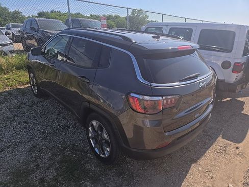 Used 2019 Jeep Compass Limited FWD image 2