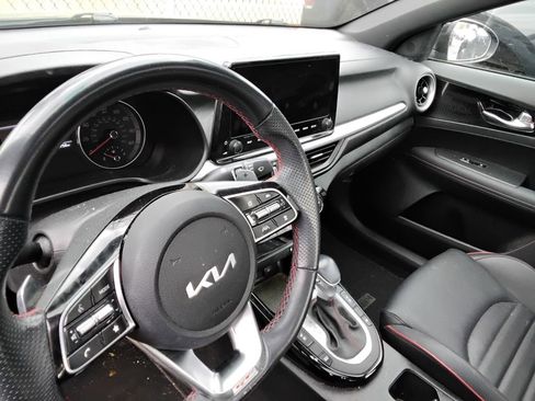 Used 2022 Kia Forte GT w/ GT2 Package image 7