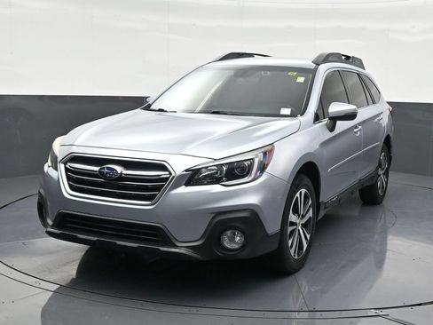Used 2019 Subaru Outback 3.6R Limited AWD/4WD image 2