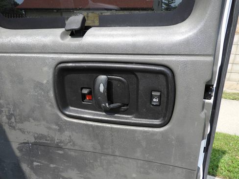 Used 2016 Chevrolet Express 2500 LT w/ LT Preferred Equipment Group RWD image 20