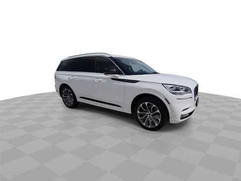 Used 2021 Lincoln Aviator Grand Touring w/ Equipment Group 301A AWD/4WD image 2