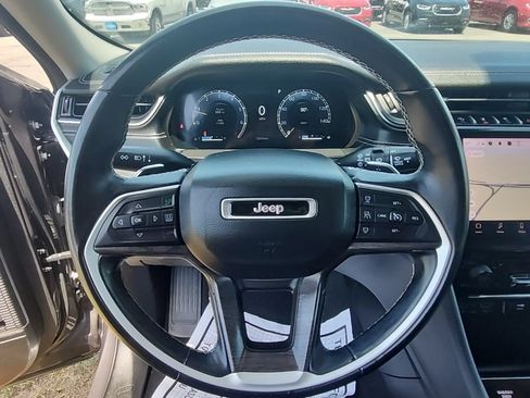 Certified 2022 Jeep Grand Cherokee L Limited AWD/4WD image 13