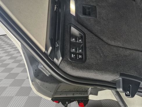 Used 2024 BMW X7 xDrive40i image 19