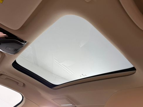 Used 2018 BMW 750i image 15