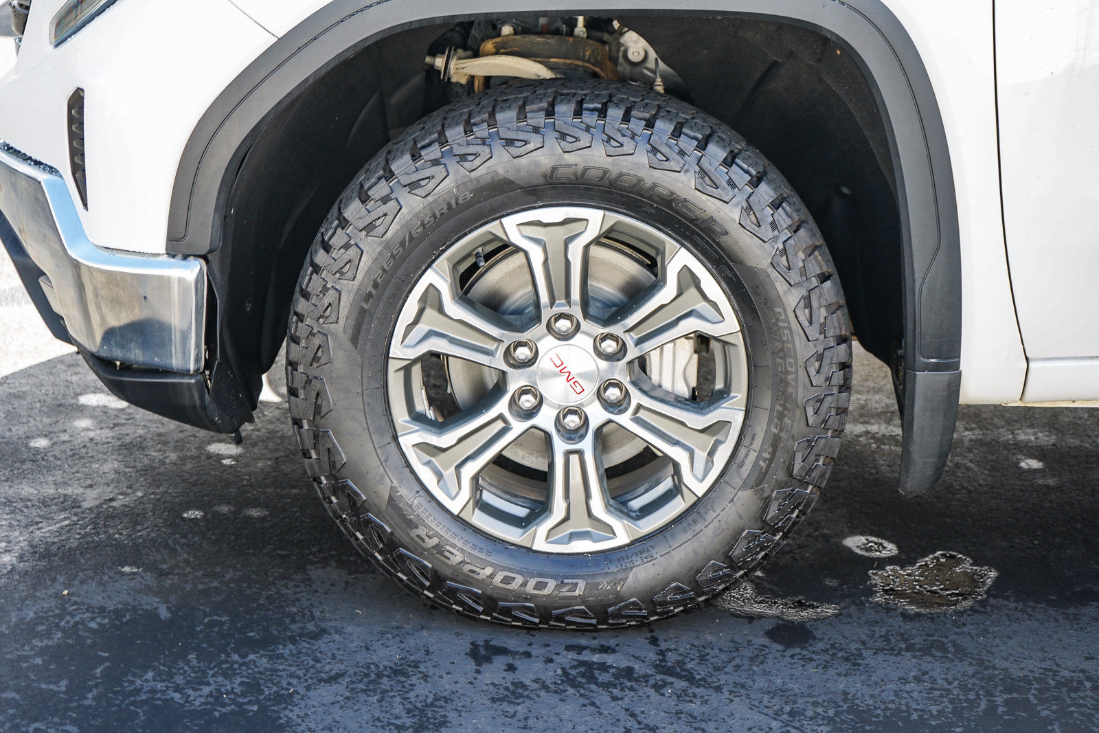 Used 2025 GMC Sierra 1500 SLT AWD/4WD image 10