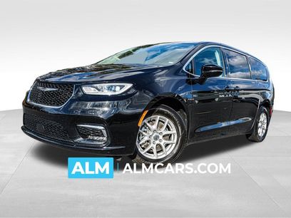 Used 2024 Chrysler Pacifica Touring-L