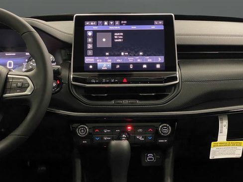 New 2025 Jeep Compass Latitude w/ Sun & Sound Group image 9