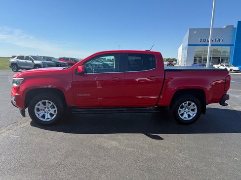 Used 2018 Chevrolet Colorado LT w/ LT Convenience Package RWD image 2