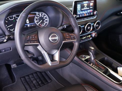 Used 2025 Nissan Sentra SR w/ SR Premium Package FWD image 10