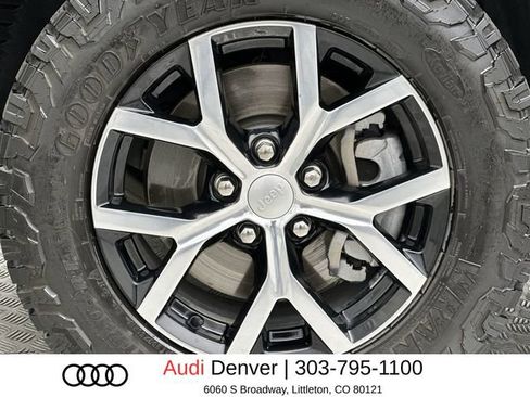 Used 2024 Jeep Grand Cherokee L Limited w/ Trailer Tow Package AWD/4WD image 10