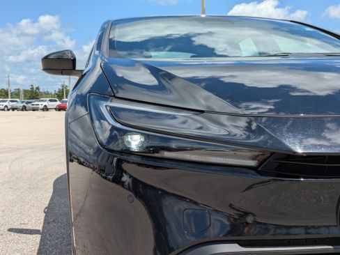 Used 2026 Toyota Prius LE FWD image 10