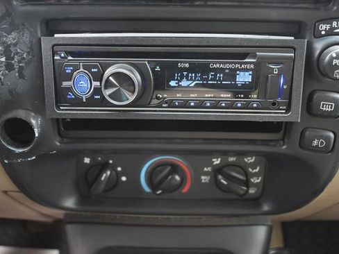 Used 2000 Ford Explorer XLT AWD/4WD image 27