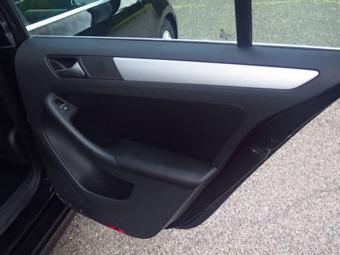 Used 2014 Volkswagen Jetta SE FWD image 31