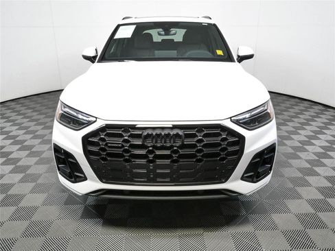 Used 2024 Audi Q5 2.0T Premium w/ Summer of Audi Package AWD/4WD image 33