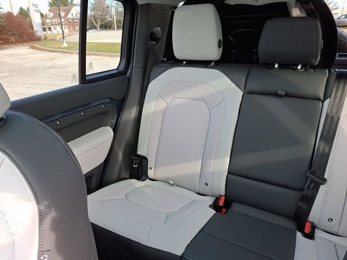 New 2026 Land Rover Defender 110 X-Dynamic SE image 15