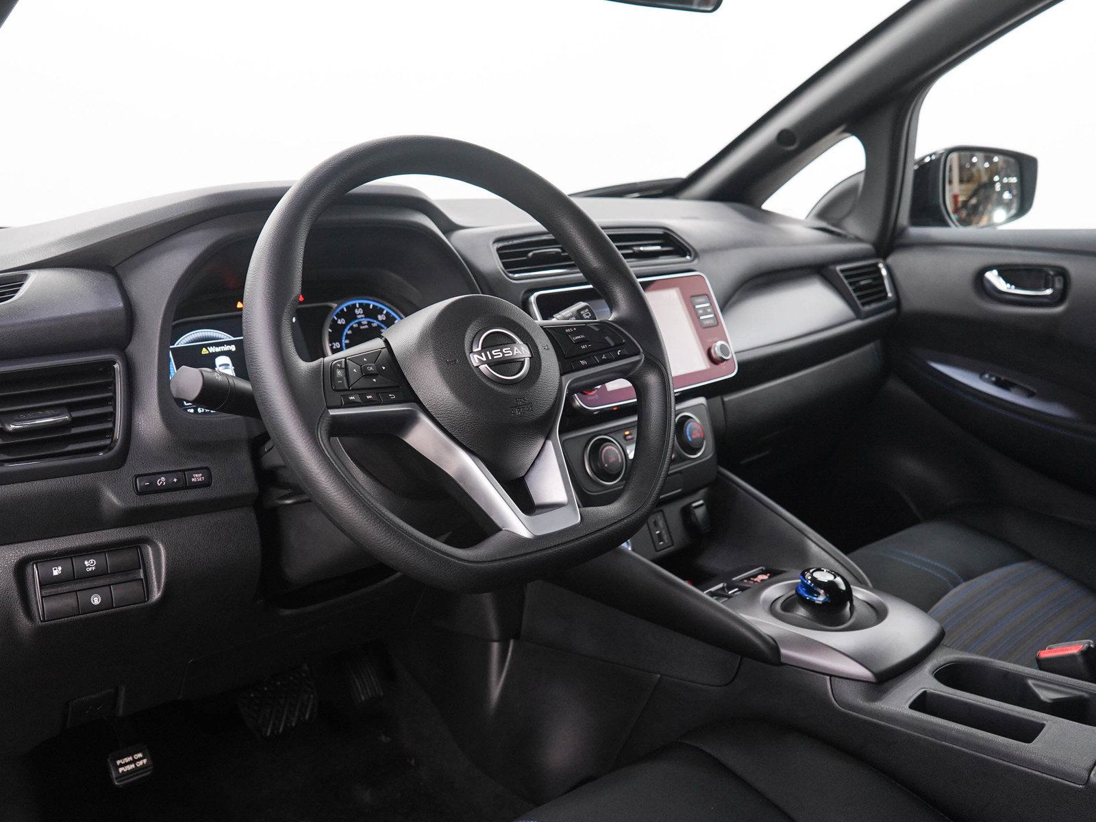 Used 2025 Nissan Leaf S FWD image 21