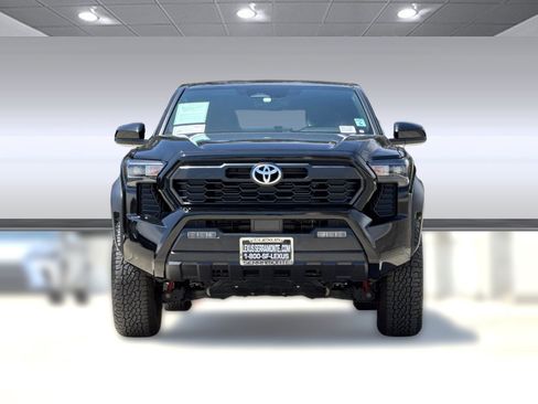 Used 2024 Toyota Tacoma TRD Off-Road AWD/4WD image 5