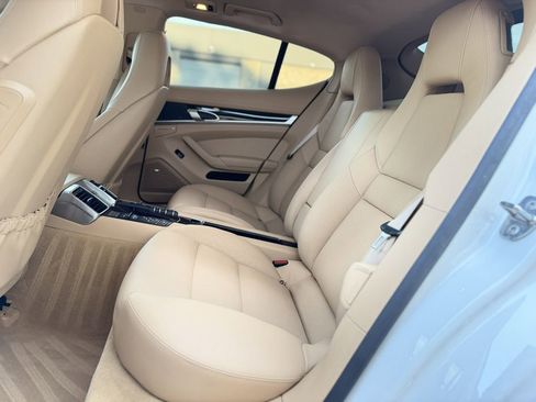 Used 2014 Porsche Panamera S RWD image 19
