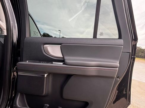 Used 2025 Ford Expedition Max Active image 18