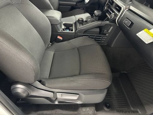 Used 2025 Toyota 4Runner SR5 AWD/4WD image 57
