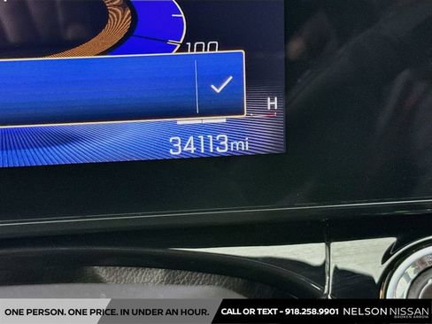 Used 2025 Chevrolet Trax RS w/ Sunroof Package FWD image 12
