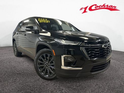 Certified 2023 Chevrolet Traverse RS w/ LPO, Floor Liner Package image 1
