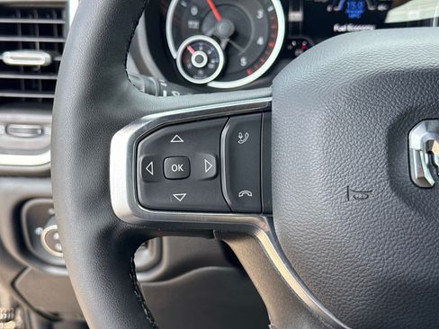 Certified 2025 RAM 2500 Big Horn AWD/4WD image 32