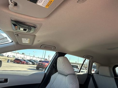 Used 2026 Toyota Corolla Cross L image 12