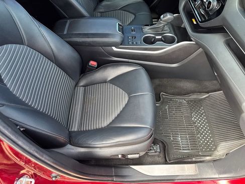 Used 2023 Toyota Highlander XSE FWD image 26