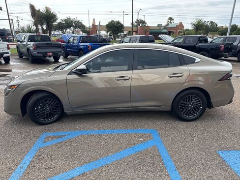 Used 2026 Nissan Sentra SV w/ Floor Mat Package FWD image 3