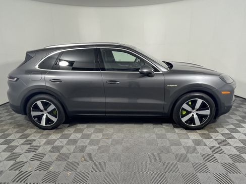 Used 2026 Porsche Cayenne E-Hybrid AWD/4WD image 8